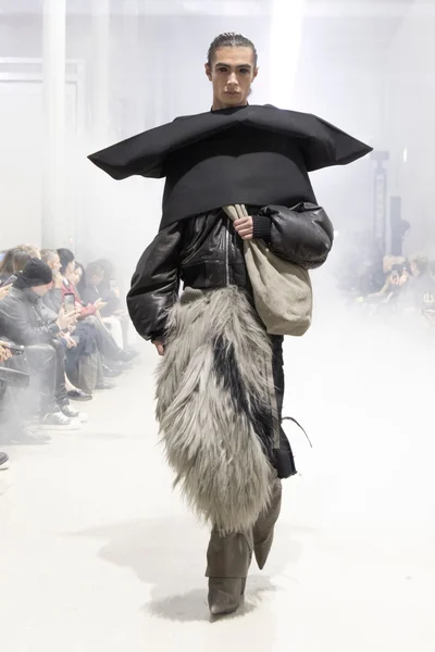 Look 30
